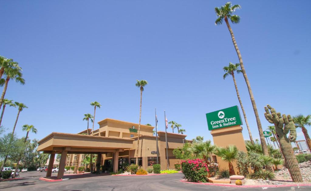 GreenTree Inn & Suites Phoenix Sky Harbor Main image 1